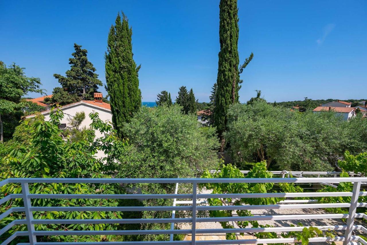 Apartments Pimpinella Premantura Exterior photo