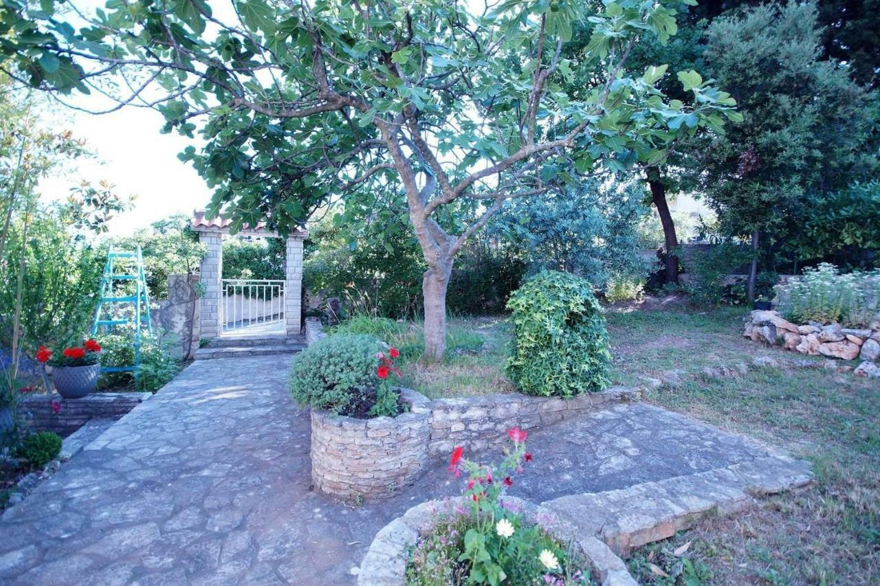 Apartments Pimpinella Premantura Exterior photo